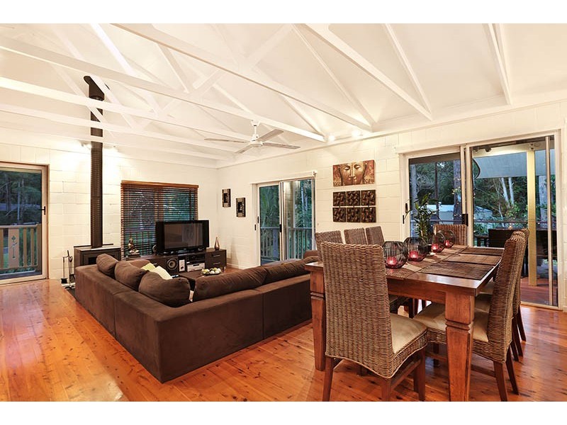 12 Annie Street, Landsborough QLD 4550