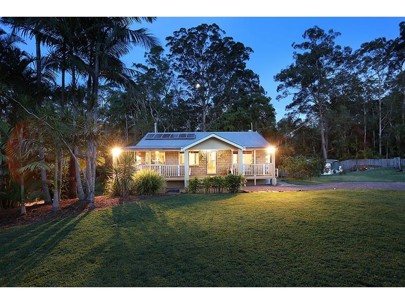 12 Annie Street, Landsborough QLD 4550