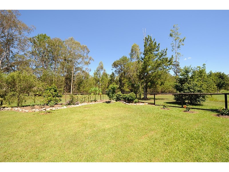 15 Blackbutt St, Beerwah QLD 4519