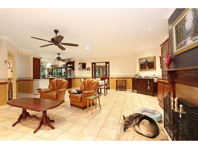 28 PETERS RD, Glass House Mountains QLD 4518