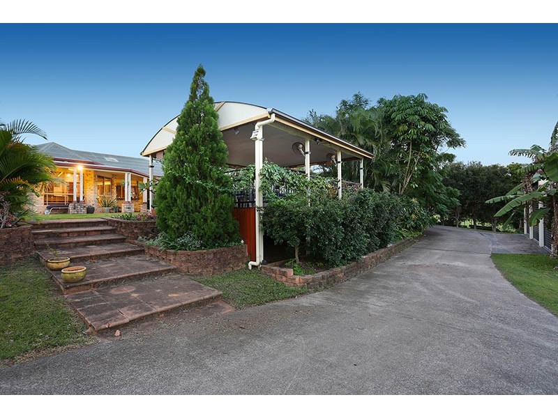 28 PETERS RD, Glass House Mountains QLD 4518