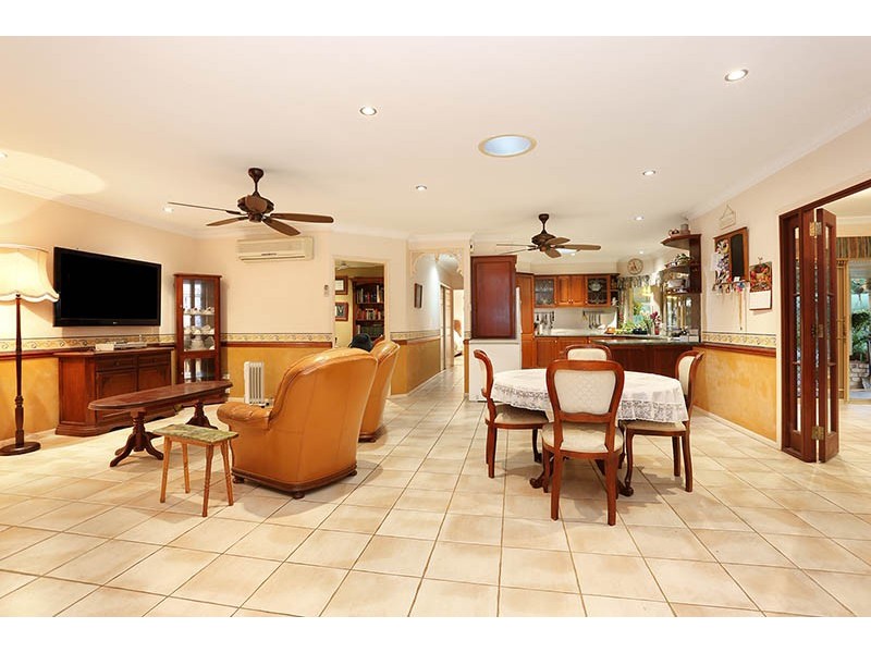 28 PETERS RD, Glass House Mountains QLD 4518