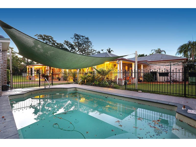 28 PETERS RD, Glass House Mountains QLD 4518