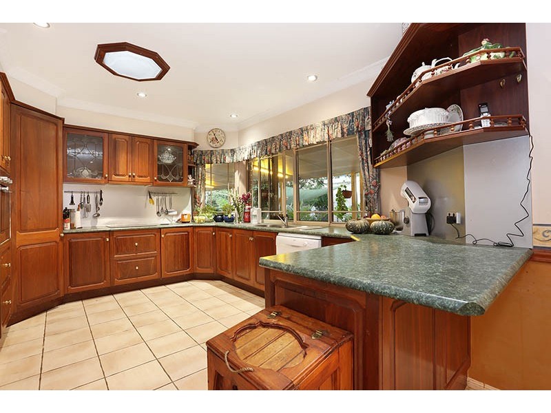 28 PETERS RD, Glass House Mountains QLD 4518