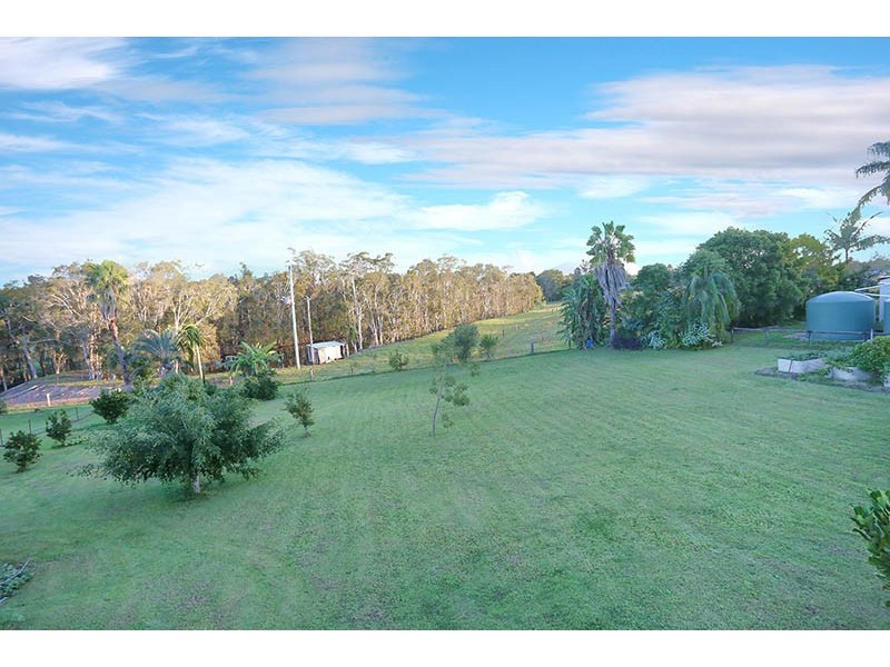 28 PETERS RD, Glass House Mountains QLD 4518