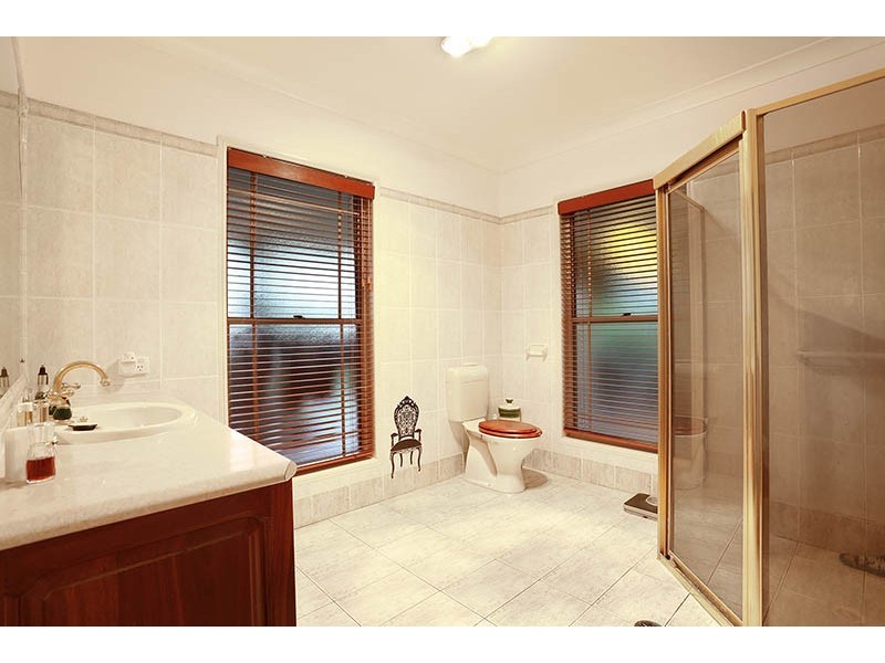28 PETERS RD, Glass House Mountains QLD 4518