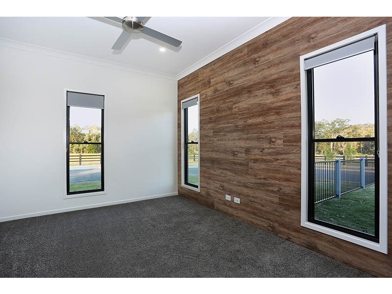 11 Palmerston Crescent, Beerwah QLD 4519