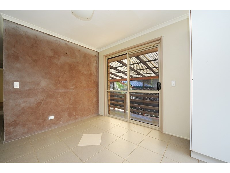 41 Railway Parade, Glass House Mountains QLD 4518