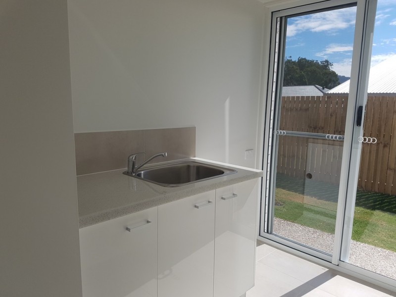 8 Karumba Place, Beerwah QLD 4519