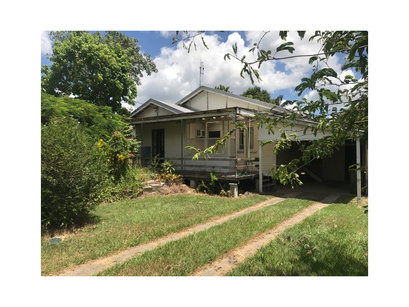 18 Swan Street, Beerwah QLD 4519
