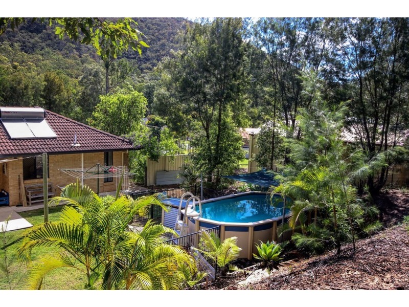 2 Bloomfield Place, Beerwah QLD 4519