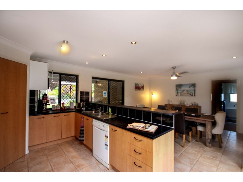 2 Bloomfield Place, Beerwah QLD 4519