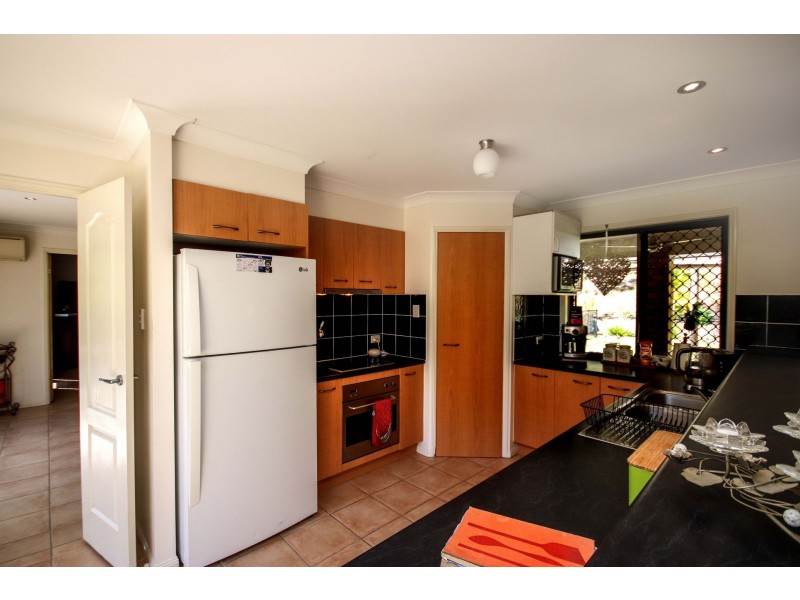 2 Bloomfield Place, Beerwah QLD 4519