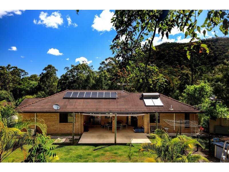 2 Bloomfield Place, Beerwah QLD 4519