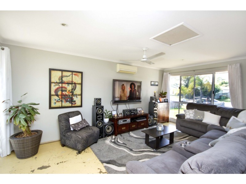 2 Redwood Court, Landsborough QLD 4550