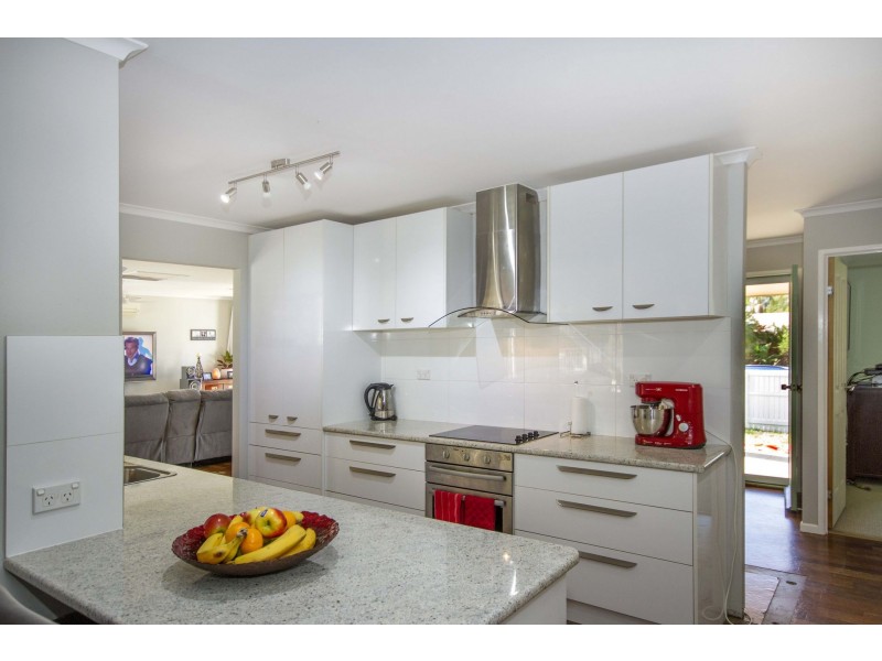 2 Redwood Court, Landsborough QLD 4550