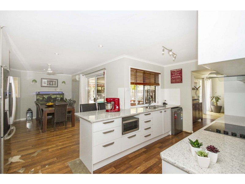 2 Redwood Court, Landsborough QLD 4550