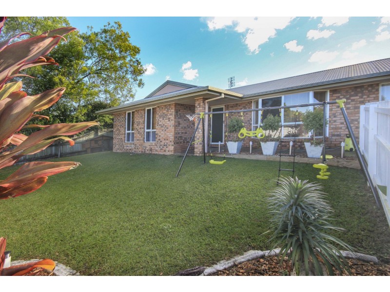 2 Redwood Court, Landsborough QLD 4550