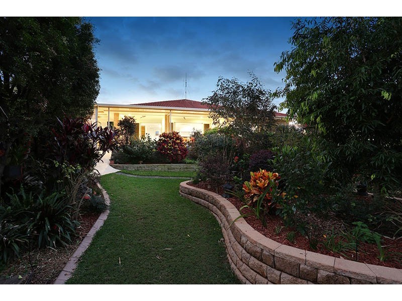 7 Gordon Place, Glass House Mountains QLD 4518