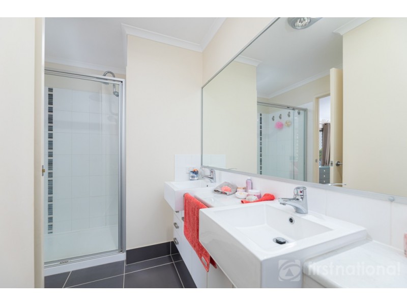 13 Gordon Place, Glass House Mountains QLD 4518