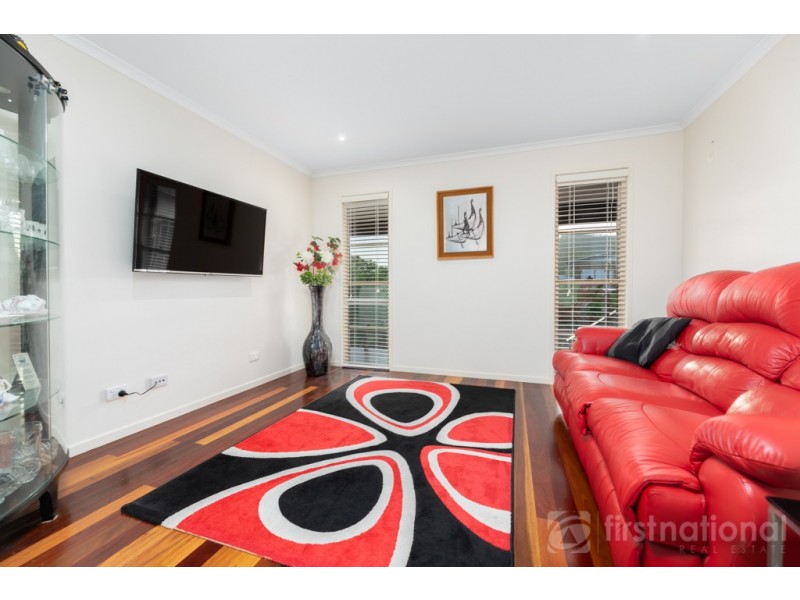 13 Gordon Place, Glass House Mountains QLD 4518