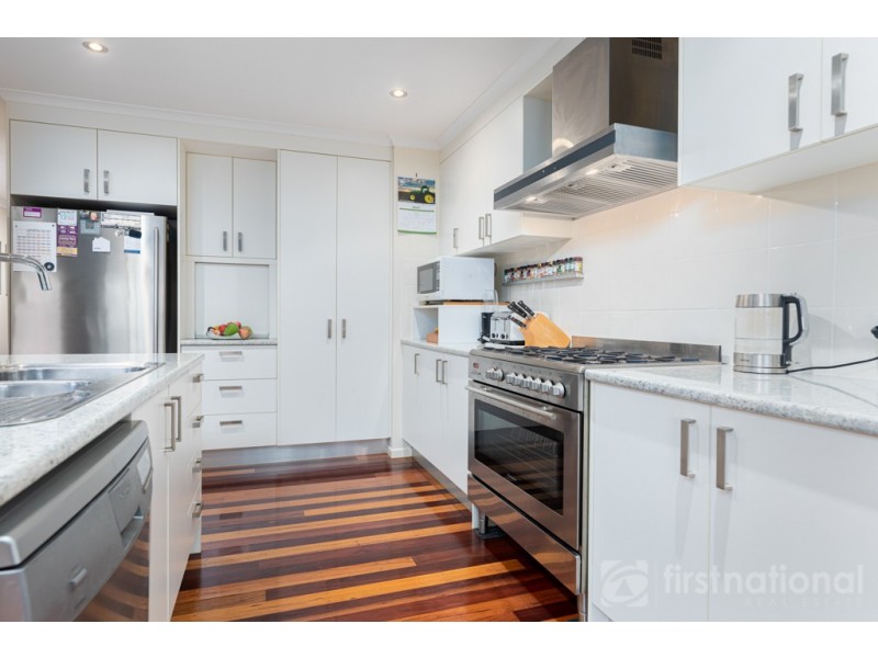 13 Gordon Place, Glass House Mountains QLD 4518