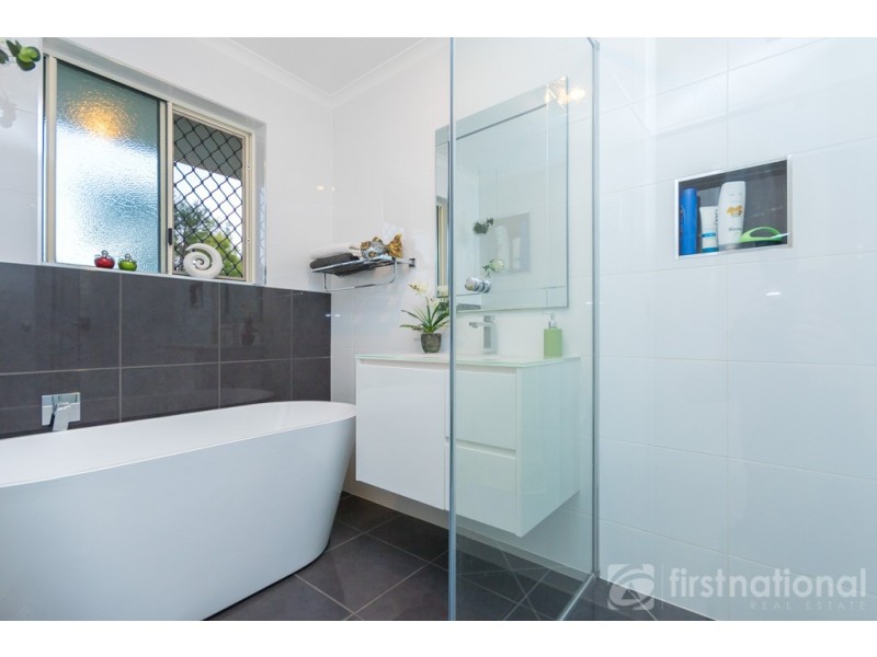 4 Edwin Drive, Landsborough QLD 4550