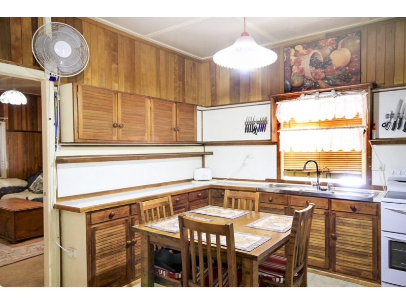 39 Coonowrin Road, Glass House Mountains QLD 4518