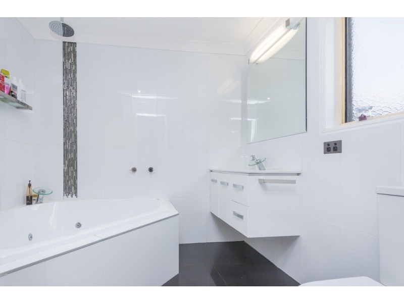 1 Bulic Court, Glass House Mountains QLD 4518