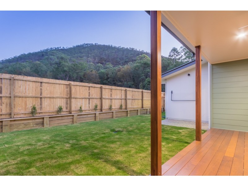 17 Lakefield Cresent, Beerwah QLD 4519