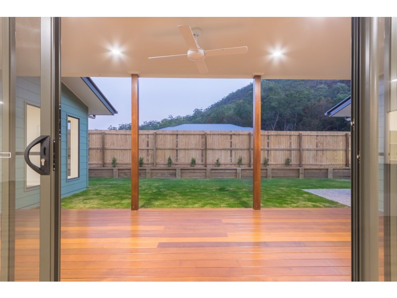 17 Lakefield Cresent, Beerwah QLD 4519