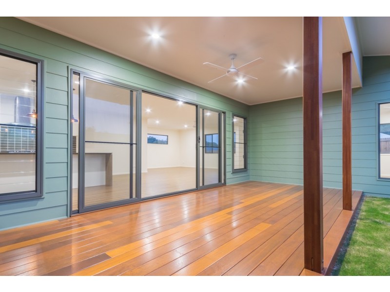 17 Lakefield Cresent, Beerwah QLD 4519