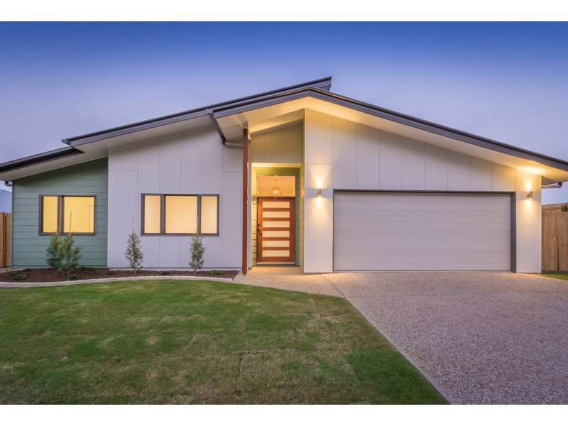 17 Lakefield Cresent, Beerwah QLD 4519