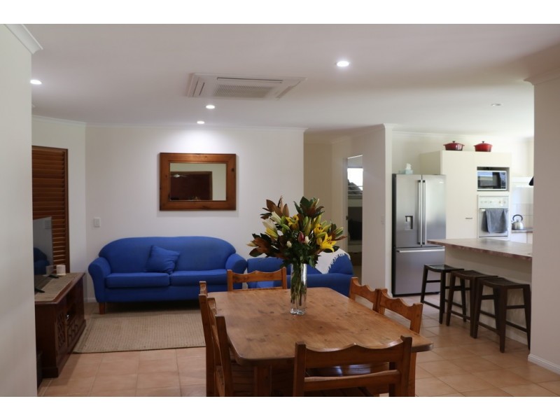 17 Anderson Road, Glass House Mountains QLD 4518