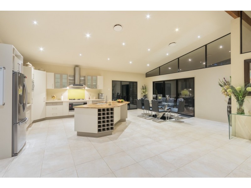 10 Raintree Close, Diamond Valley QLD 4553