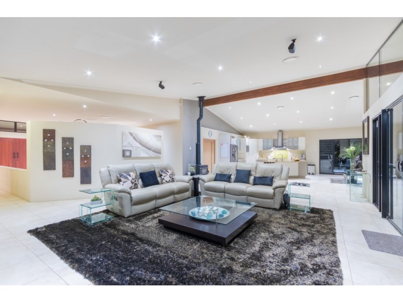 10 Raintree Close, Diamond Valley QLD 4553