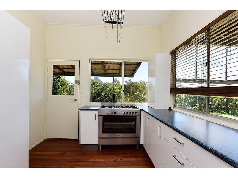 198A Glasshouse – Woodford Road, Glass House Mountains QLD 4518