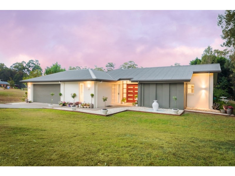 37 Carnarvon Drive, Beerwah QLD 4519