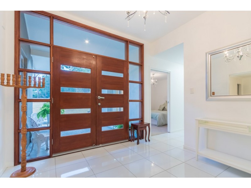 37 Carnarvon Drive, Beerwah QLD 4519