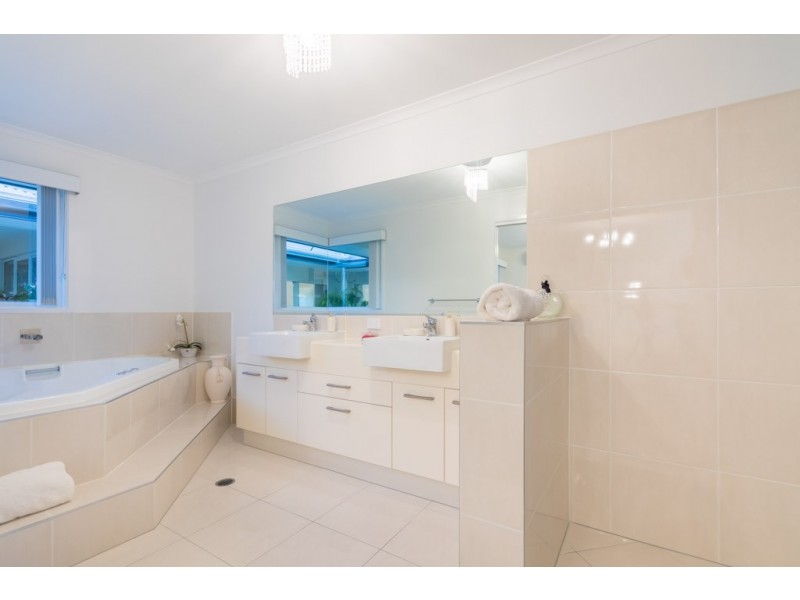 37 Carnarvon Drive, Beerwah QLD 4519