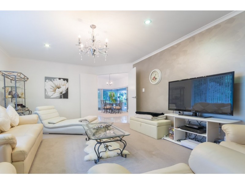 37 Carnarvon Drive, Beerwah QLD 4519