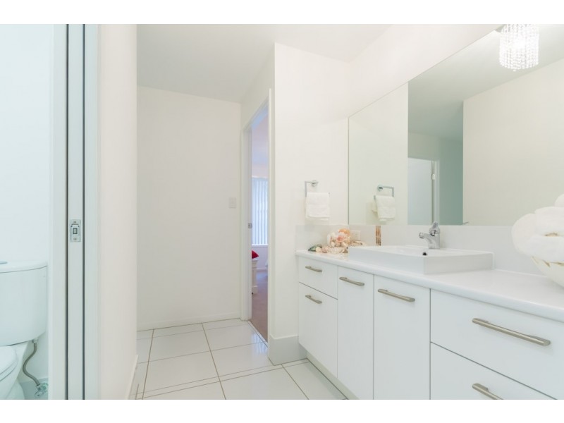 37 Carnarvon Drive, Beerwah QLD 4519