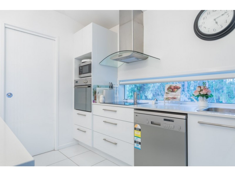 37 Carnarvon Drive, Beerwah QLD 4519