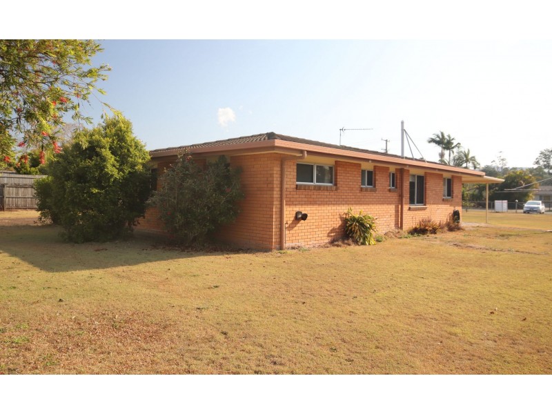 11 Swan Street, Beerwah QLD 4519