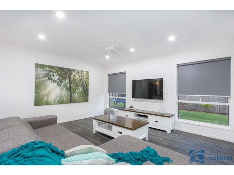 27 Pineview Drive, Beerwah QLD 4519