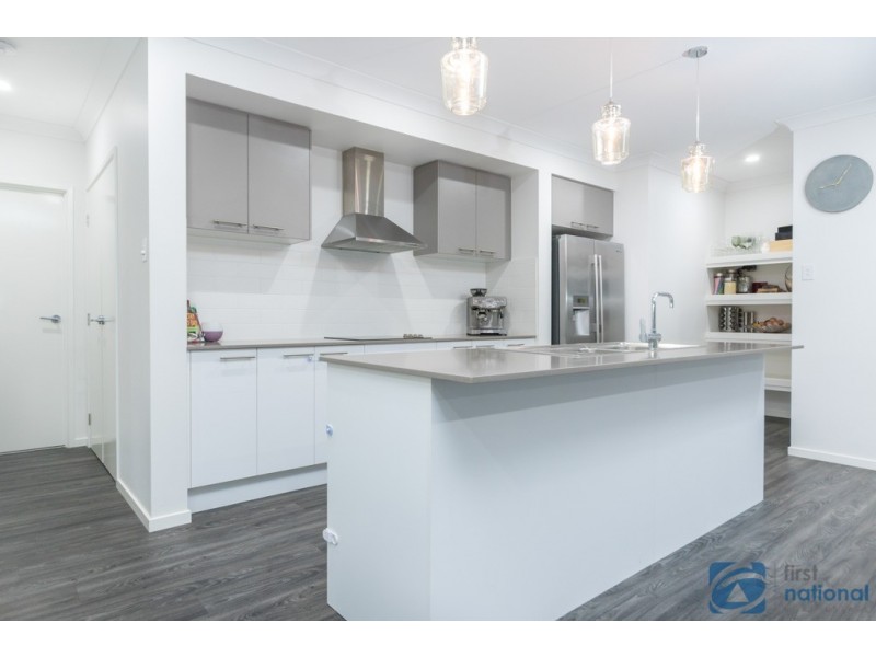 27 Pineview Drive, Beerwah QLD 4519