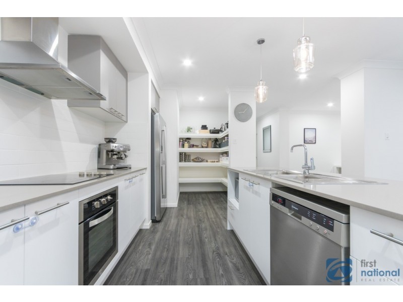 27 Pineview Drive, Beerwah QLD 4519