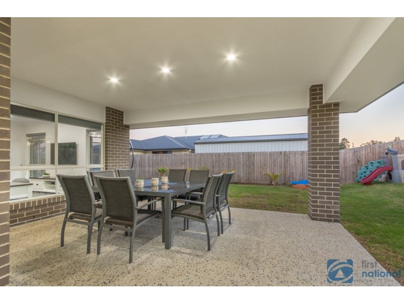 27 Pineview Drive, Beerwah QLD 4519