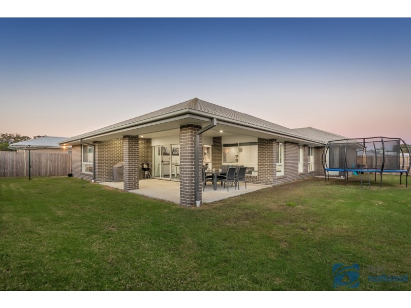 27 Pineview Drive, Beerwah QLD 4519