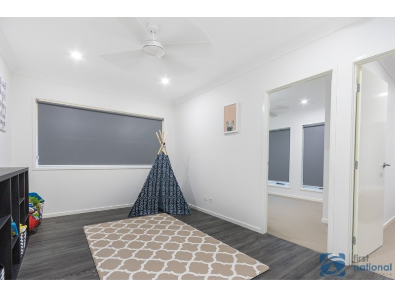 27 Pineview Drive, Beerwah QLD 4519